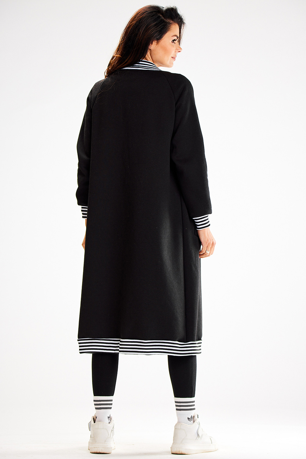 Bluza Damska Model A612 Black - awama — zdjęcie 3