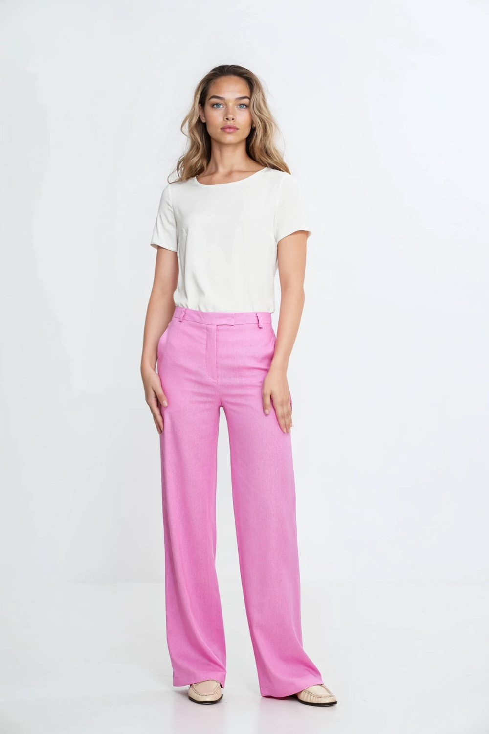 Bluzka basic z krótkim rękawem B193 Ecru - Nife — zdjęcie 2