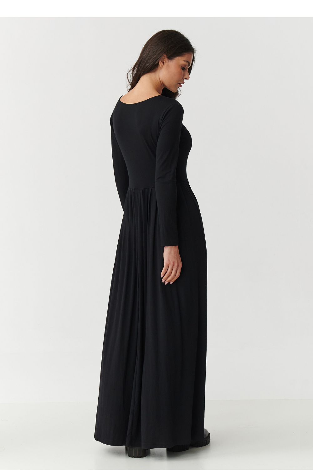 Sukienka Model M896 Black - Makadamia — zdjęcie 2