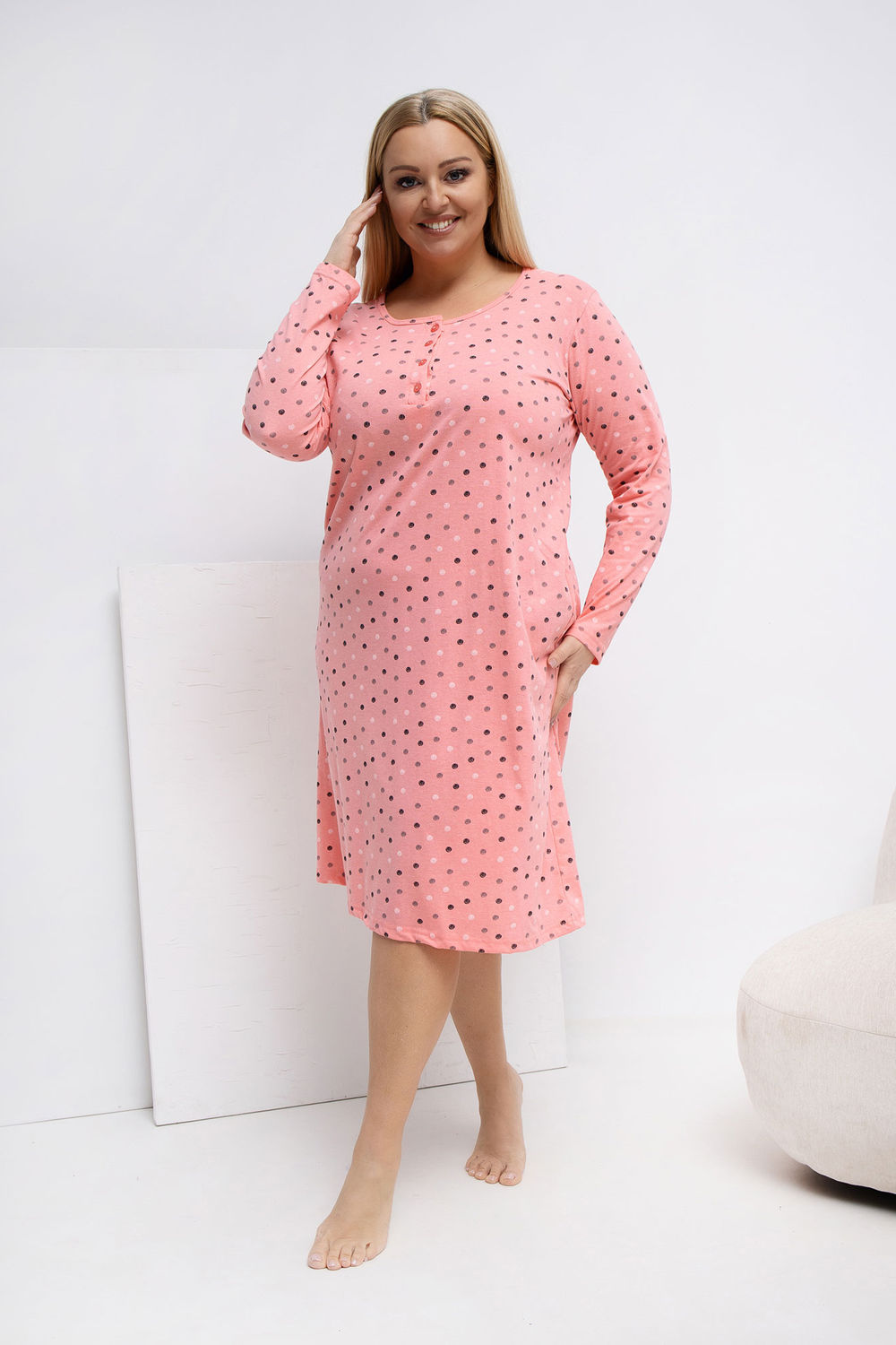 Koszula Nocna Plus Size Model DU-KN-FP-607.04P-brzoskwiniowy - Forever Pink — zdjęcie 2