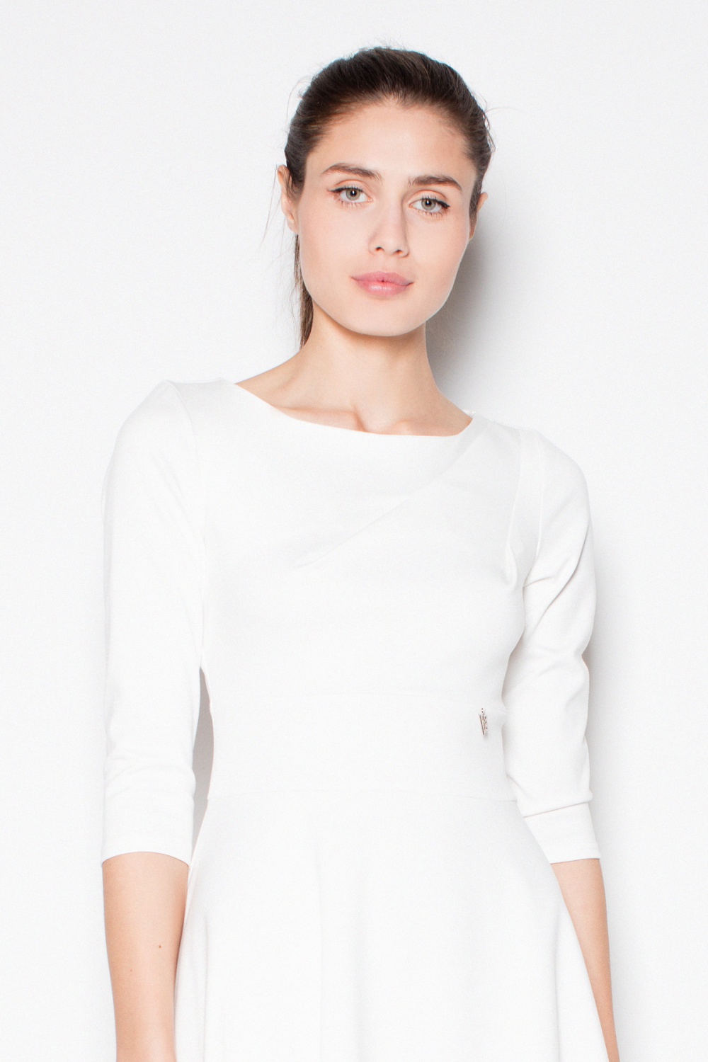 Sukienka Model VT077 Ecru - Venaton — zdjęcie 2