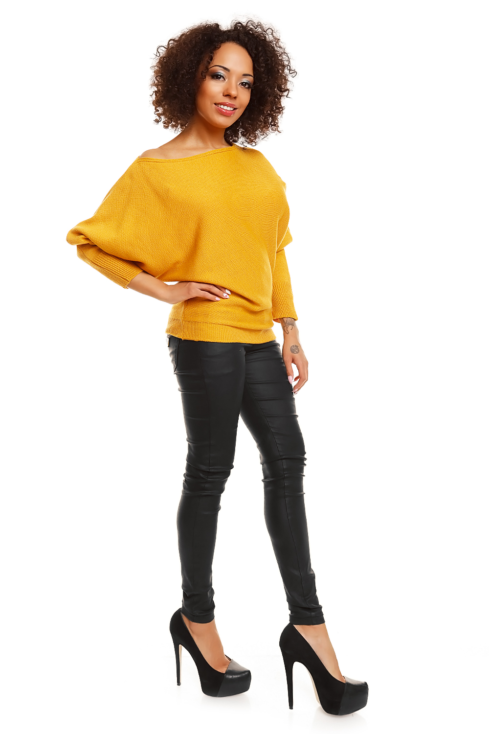 Sweter model 70003 Mustard - PeeKaBoo — zdjęcie 3