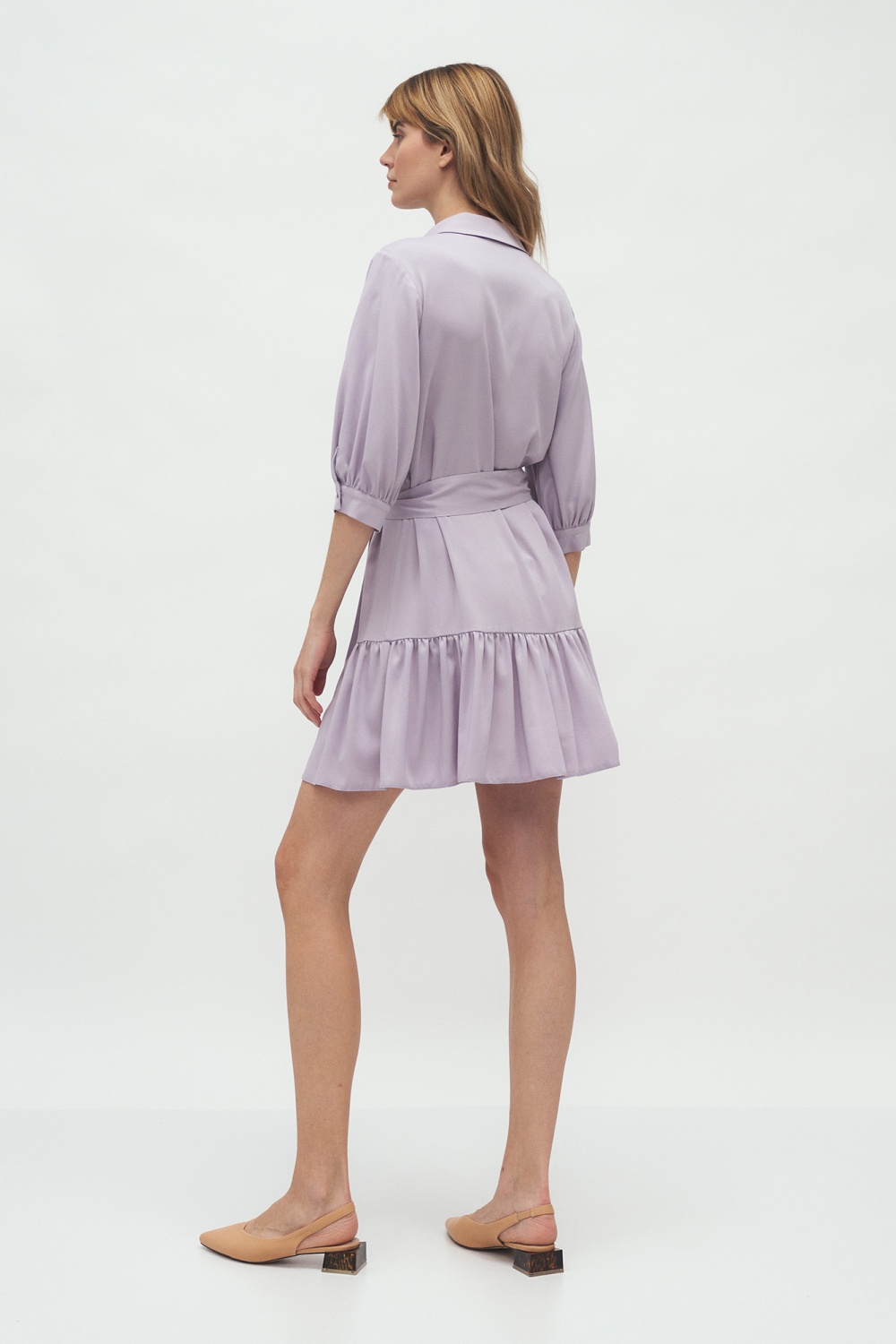 Sukienka Wiskozowa sukienka z falbaną w kolorze liliowym S179 Lila - Nife — zdjęcie 3