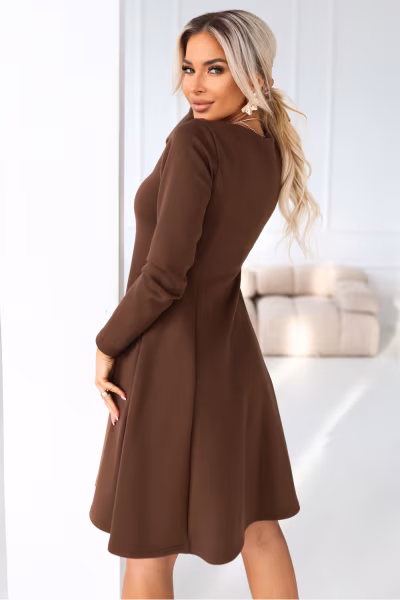 Sukienka Model Ivana 574-2 Czekolada - Numoco — zdjęcie 3
