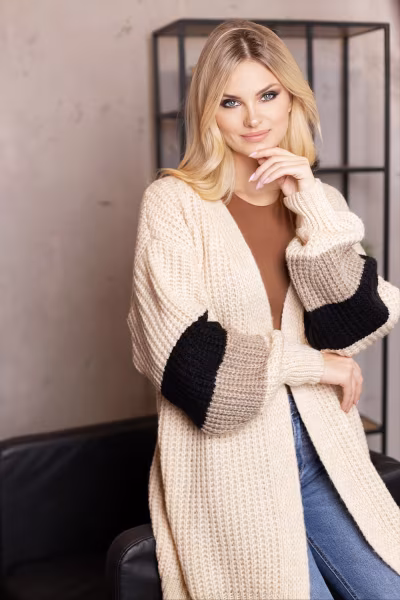 Sweter Kardigan Model 70041 Beige - PeeKaBoo — zdjęcie 1