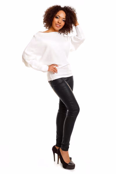Sweter model 70003 White - PeeKaBoo — zdjęcie 3