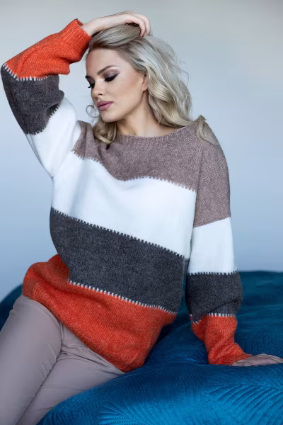 Sweter Damski Model 30084 Cappuccino - PeeKaBoo — zdjęcie 2