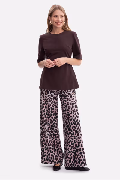 Bluzka Model B305 Gorzka Czekolada - BeWear — zdjęcie 2
