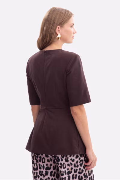 Bluzka Model B305 Gorzka Czekolada - BeWear — zdjęcie 3