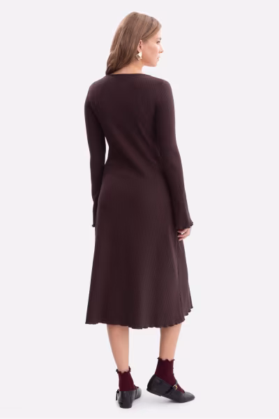 Sukienka Model B308 Gorzka Czekolada - BeWear — zdjęcie 2