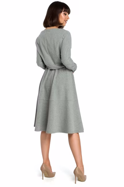 Sukienka Model B087 Grey - BeWear — zdjęcie 2