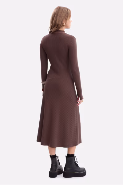 Sukienka Model B299 Brown - BeWear — zdjęcie 2
