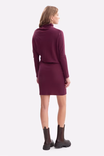 Sukienka Model B309 Śliwka - BeWear — zdjęcie 3
