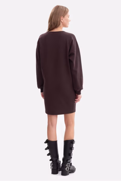 Sukienka Model B298 Gorzka Czekolada - BeWear — zdjęcie 3