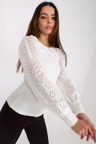Bluzka Model TW-BZ-OB-046.62P White - Och Bella — zdjęcie 2