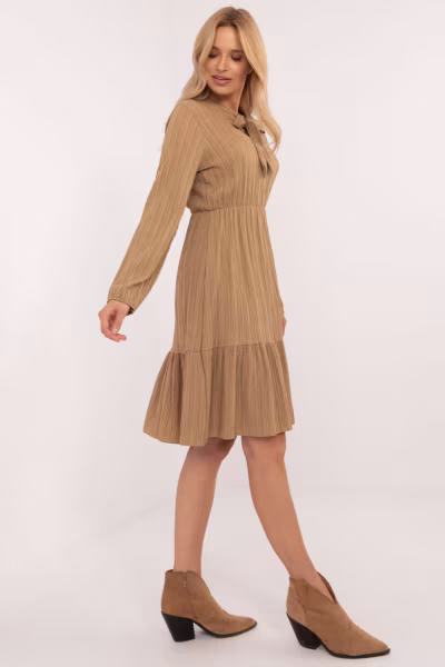 Sukienka Model TW-SK-BI-CB3331.88 Camel - Och Bella — zdjęcie 2
