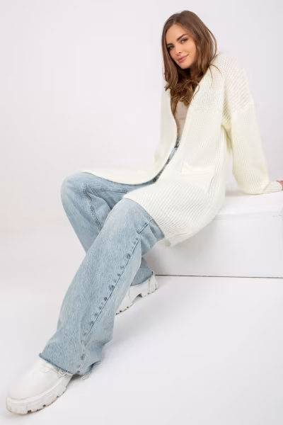 Sweter Kardigan Model TW-SW-BI-9019.82 Ecru - Och Bella — zdjęcie 2
