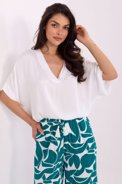 Bluzka Model TW-BZ-BI-3228.75 White - Och Bella — zdjęcie 2