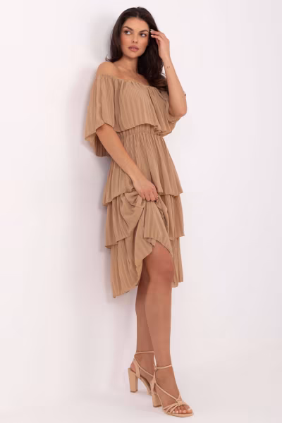 Sukienka Model TW-SK-BI-2120.69 Camel - Och Bella — zdjęcie 2