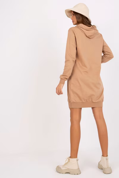 Sukienka Model RV-TU-8356.90 Camel - Relevance — zdjęcie 3