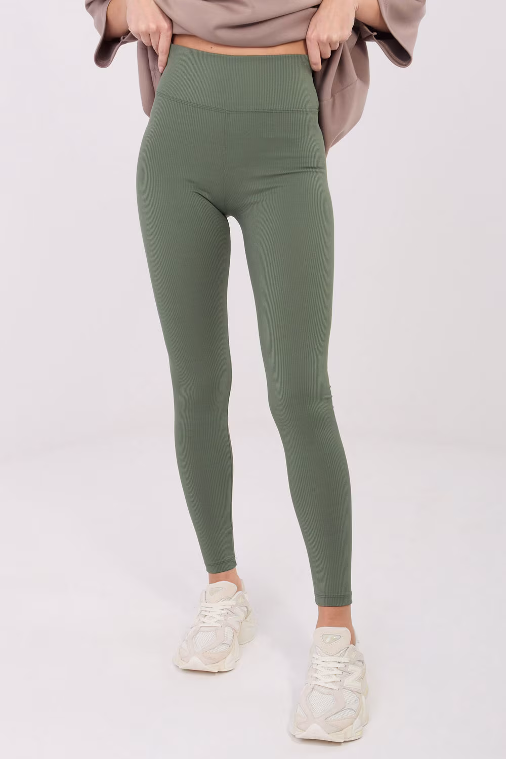 Legginsy Model RV-LG-9872.22 Khaki - Relevance