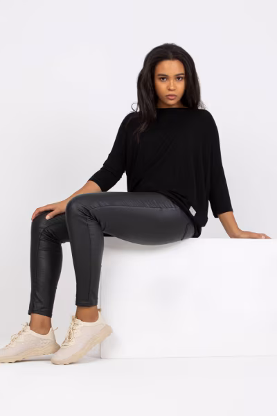 Bluzka Model RV-BZ-3770.92 Black - Relevance — zdjęcie 2
