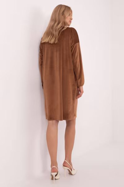 Sukienka Model DHJ-SK-19890.86P Light Brown - Italy Moda — zdjęcie 3