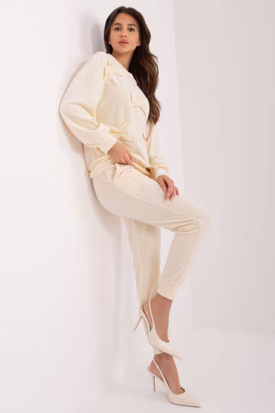 Spodnie Komplet Model DHJ-KMPL-8850.68 Ecru - Italy Moda — zdjęcie 3