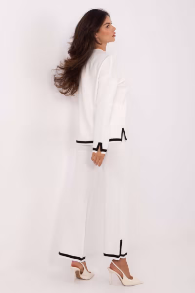 Spodnie Komplet Model IT-KMPL-99062.66 Ecru - Italy Moda — zdjęcie 3