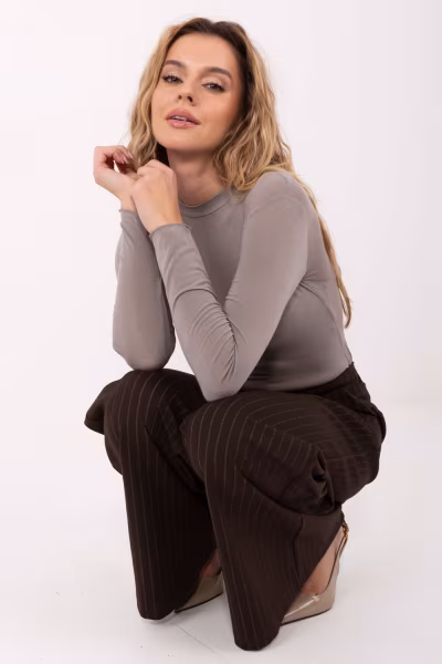 Bluzka Model IT-BZ-21818.98 Dark Beige - Italy Moda — zdjęcie 2