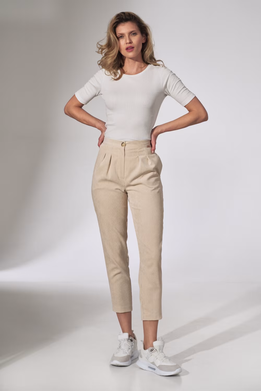 Spodnie Damskie Model M742 Beige - Figl