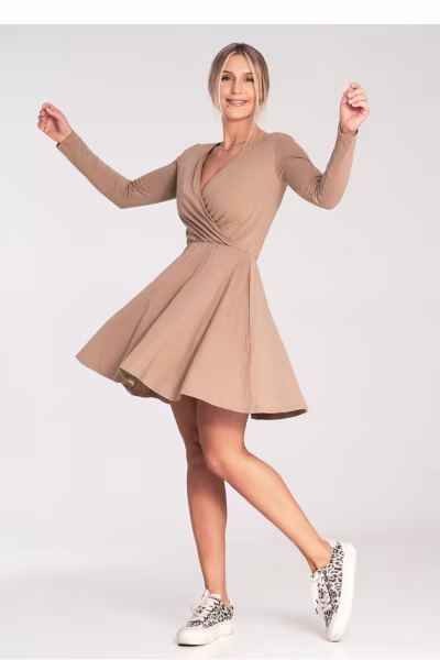 Sukienka Model M1050 Beige - Figl — zdjęcie 2