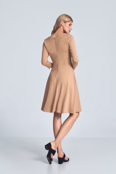 Sukienka Model M709 Beige - Figl — zdjęcie 3
