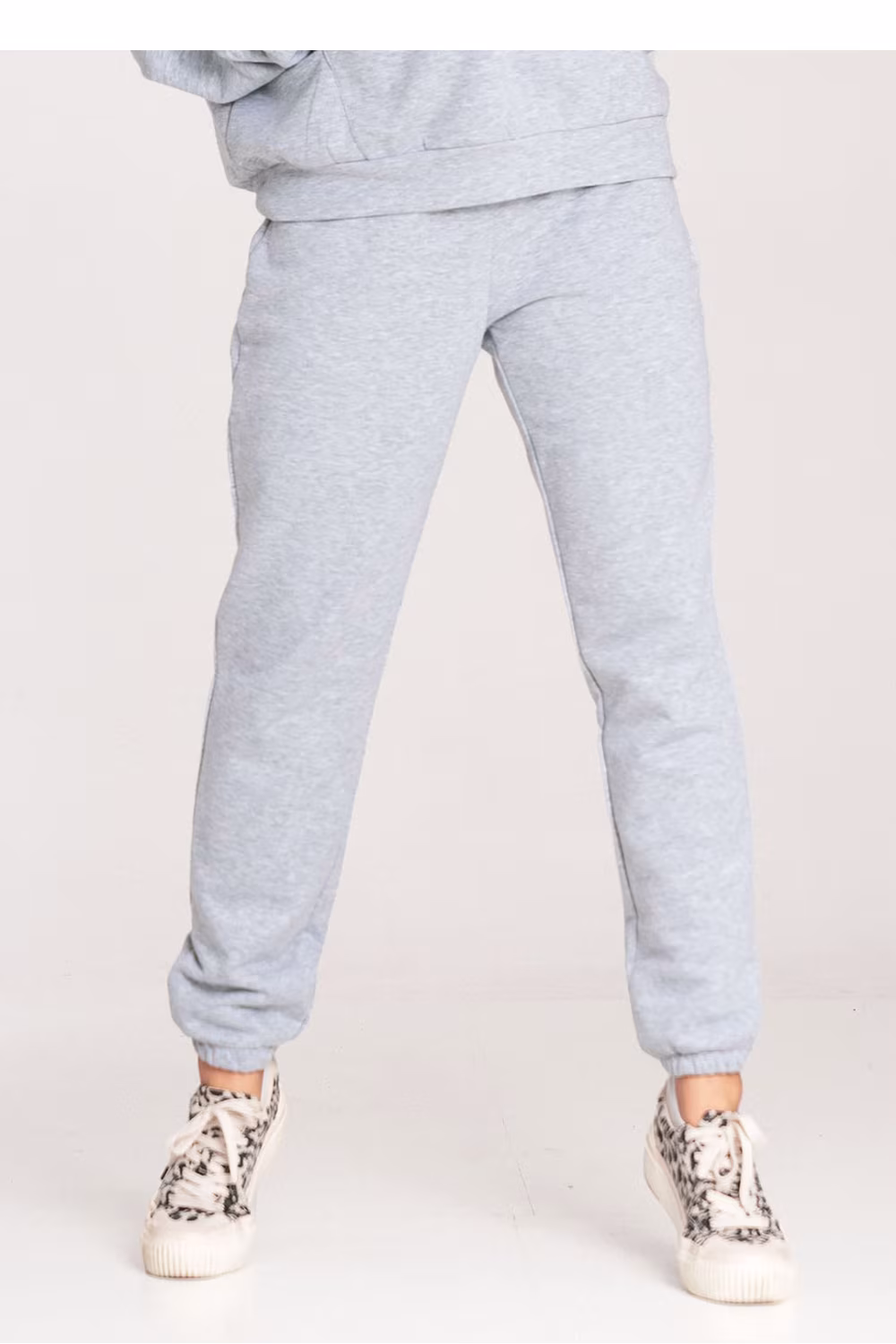 Spodnie Dresowe Model M1056 Grey - Figl