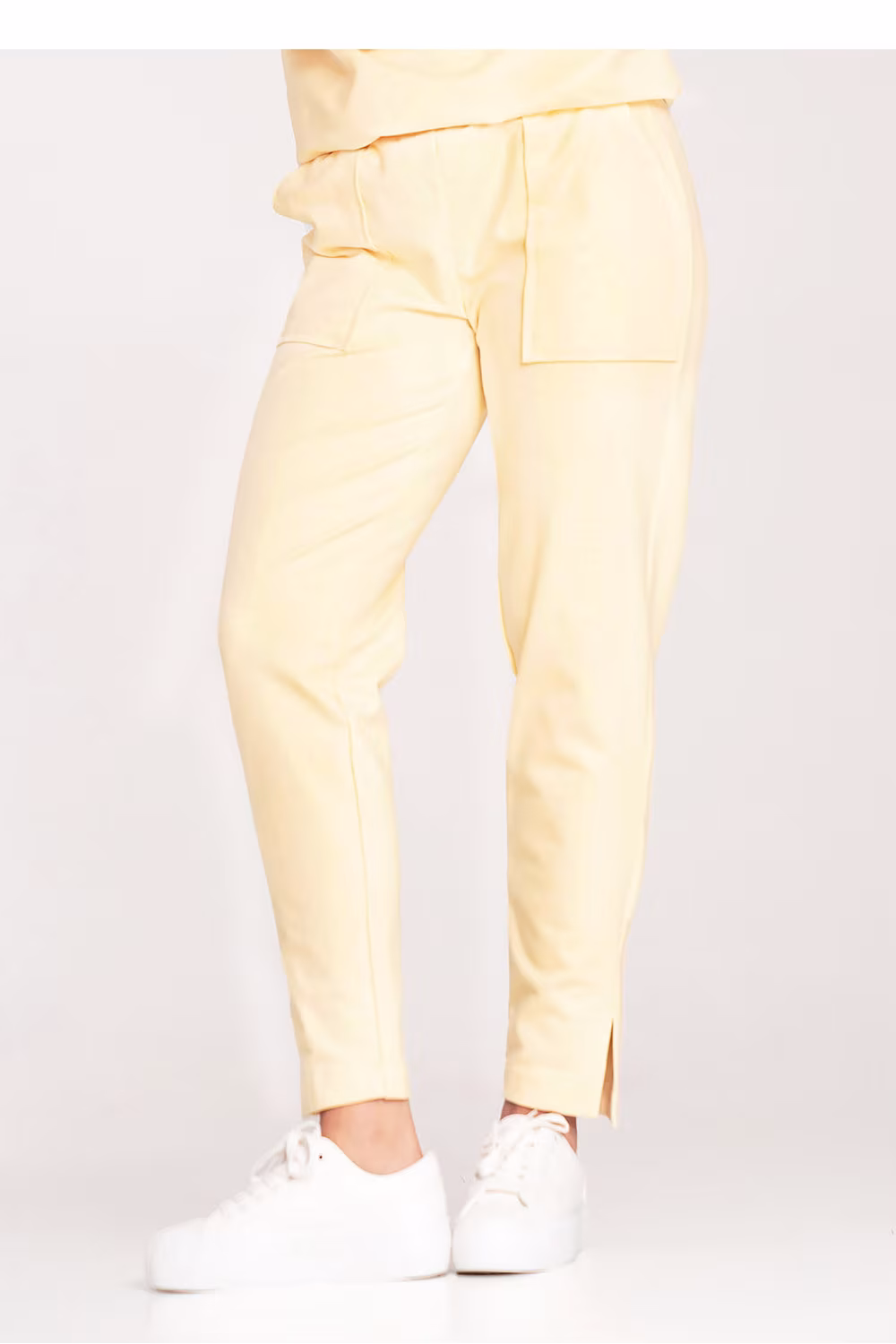 Spodnie Dresowe Model M1035 Yellow - Figl