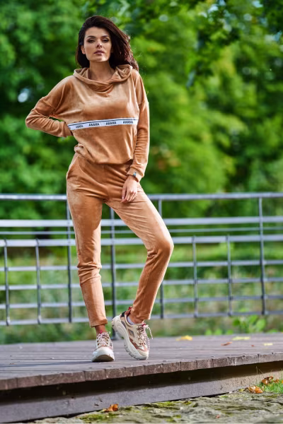 Spodnie Damskie Model A372 Beige Welur - awama — zdjęcie 2