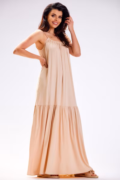 Sukienka Model A582 Beige - awama — zdjęcie 2