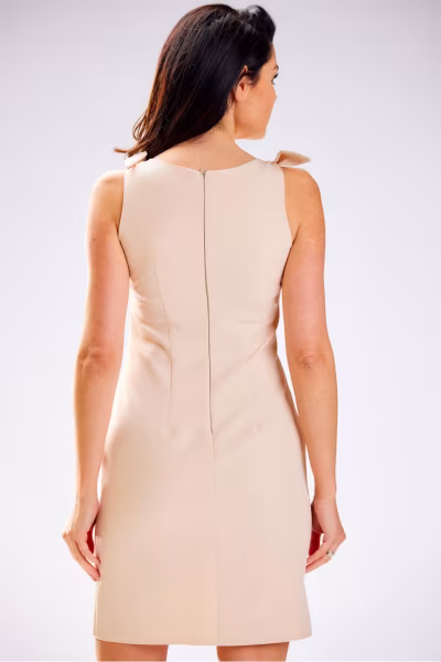 Sukienka Model A571 Beige - awama — zdjęcie 3