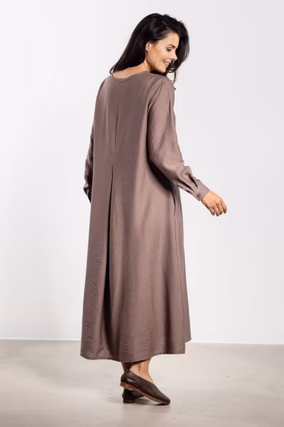 Sukienka Model A733 Taupe - awama — zdjęcie 1