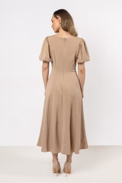 Sukienka Model A709 Beige - awama — zdjęcie 3