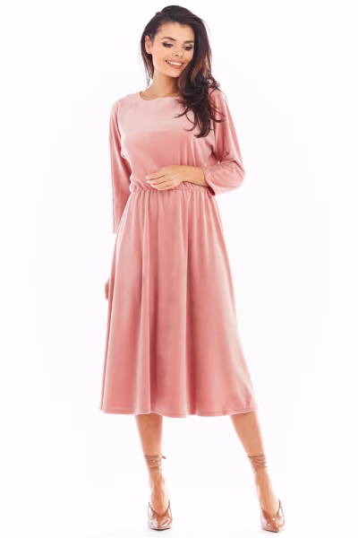 Sukienka Model A407 Welur Pink - awama — zdjęcie 2