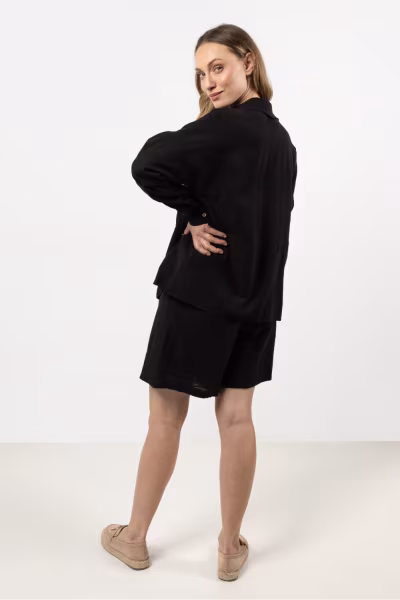 Koszula Damska Model A724 Black - awama — zdjęcie 3