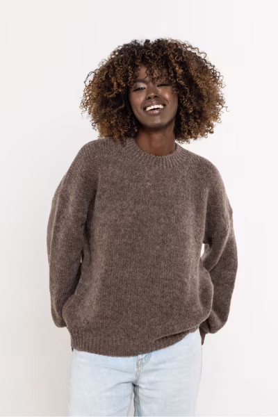 Sweter Damski Model A757 Carmel - awama — zdjęcie 1