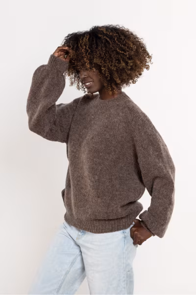 Sweter Damski Model A757 Carmel - awama — zdjęcie 2