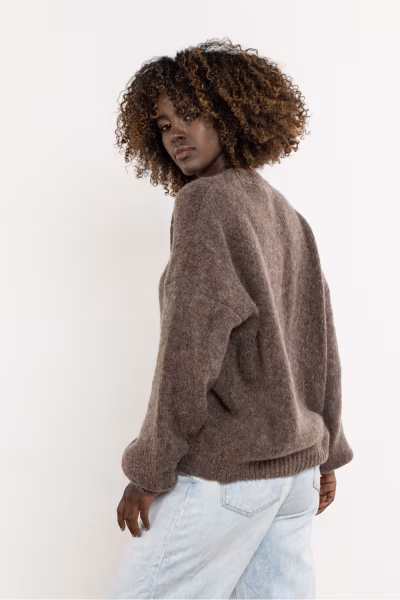 Sweter Damski Model A757 Carmel - awama — zdjęcie 3