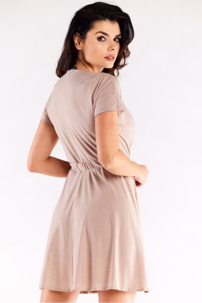 Sukienka Model A558 Beige - awama — zdjęcie 2
