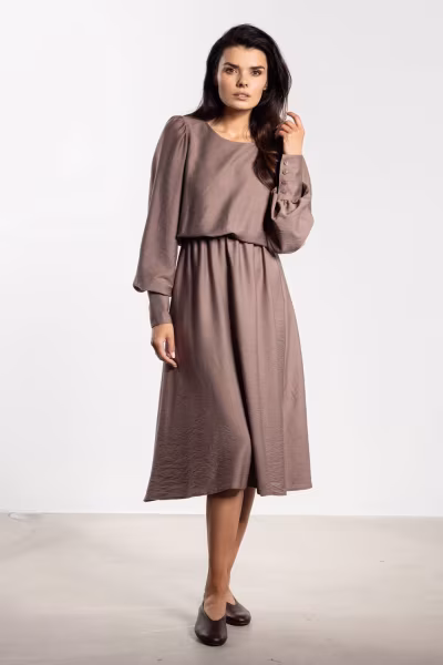 Sukienka Model A732 Taupe - awama — zdjęcie 2