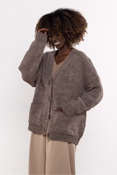Sweter Damski Model A756 Mocca - awama — zdjęcie 2