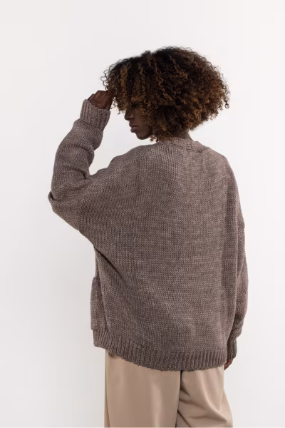 Sweter Damski Model A756 Mocca - awama — zdjęcie 3