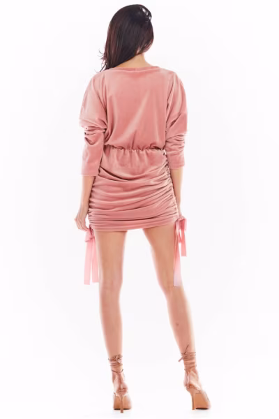 Sukienka Model A405 Welur Pink - awama — zdjęcie 3